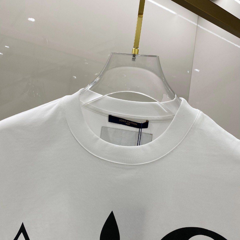 [LOUIS VUITTON-루이비통]  루이비통 남녀 공용 반팔티