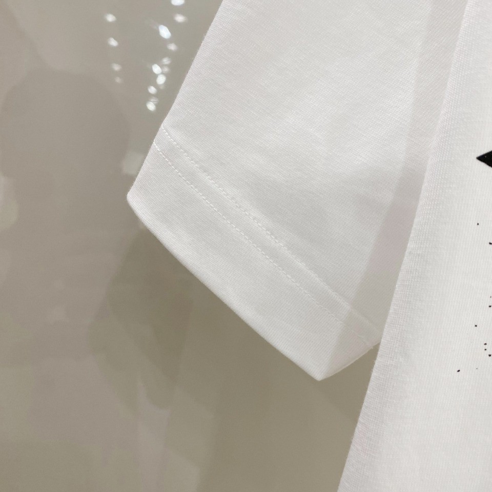 [LOUIS VUITTON-루이비통]  루이비통 남녀 공용 반팔티