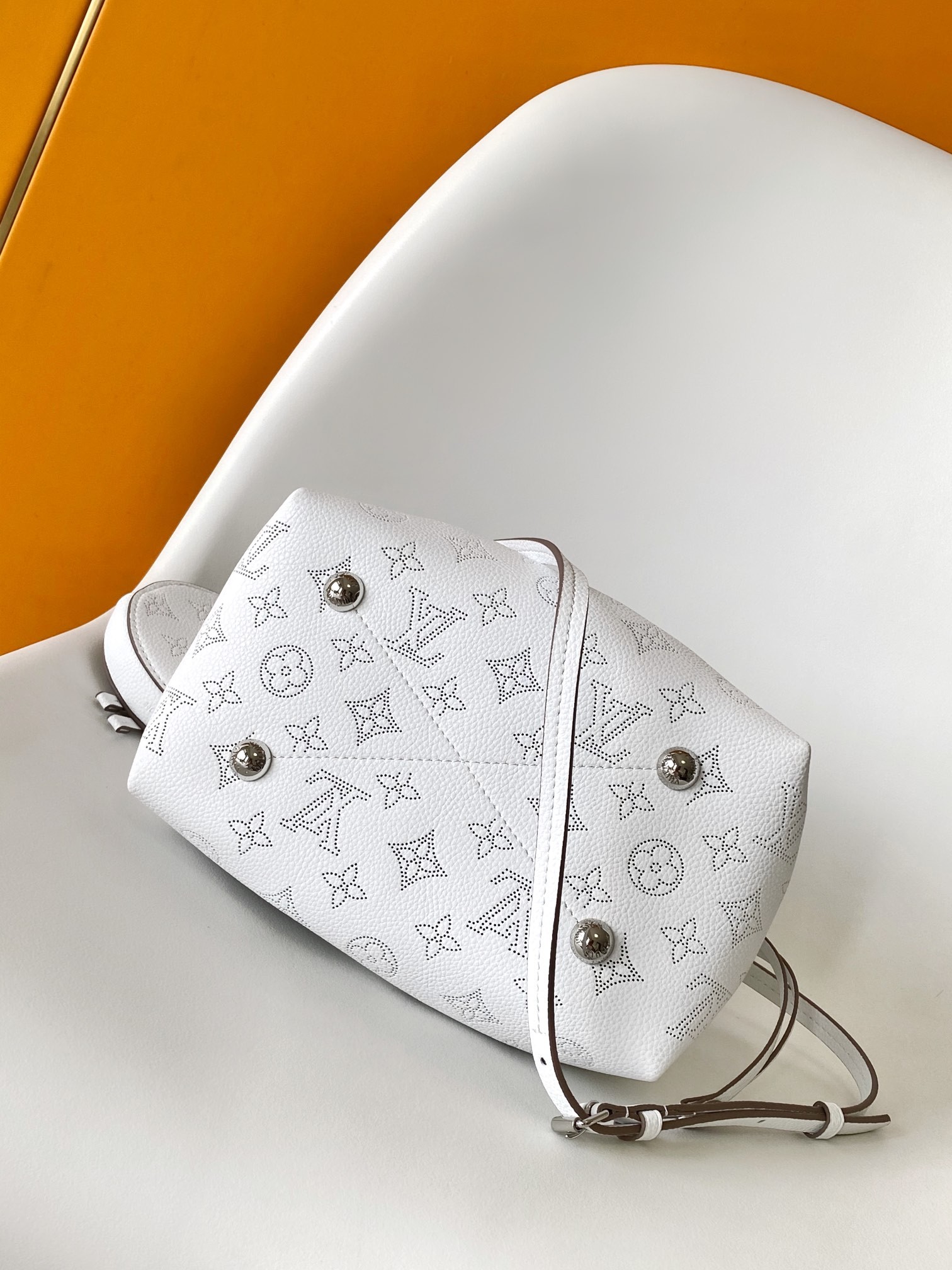 [LOUIS VUITTON-루이비통] 루이비통 신발끈 구두 워커 왁싱 라운드 신발 끈  M11736