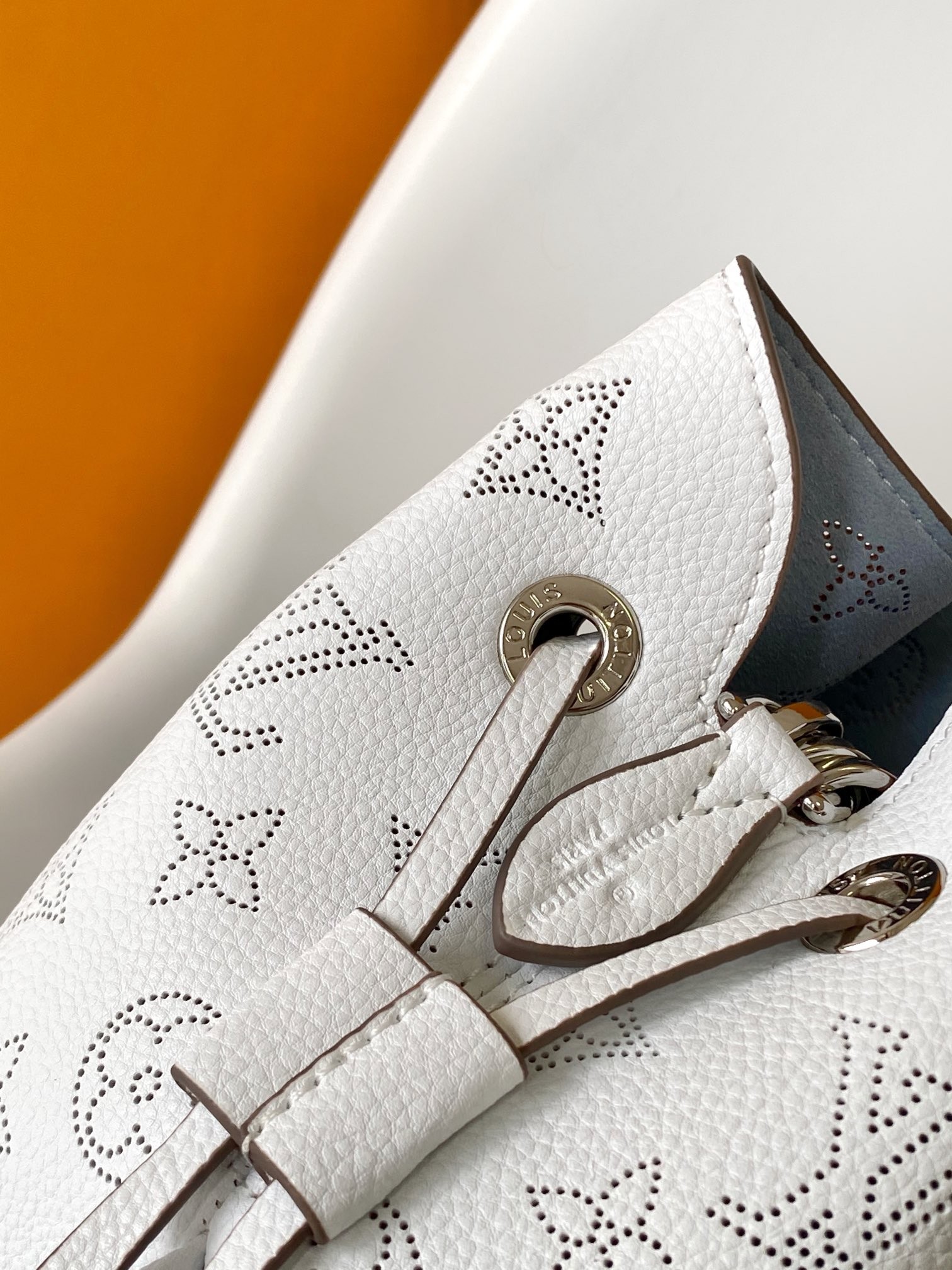 [LOUIS VUITTON-루이비통] 루이비통 신발끈 구두 워커 왁싱 라운드 신발 끈  M11736