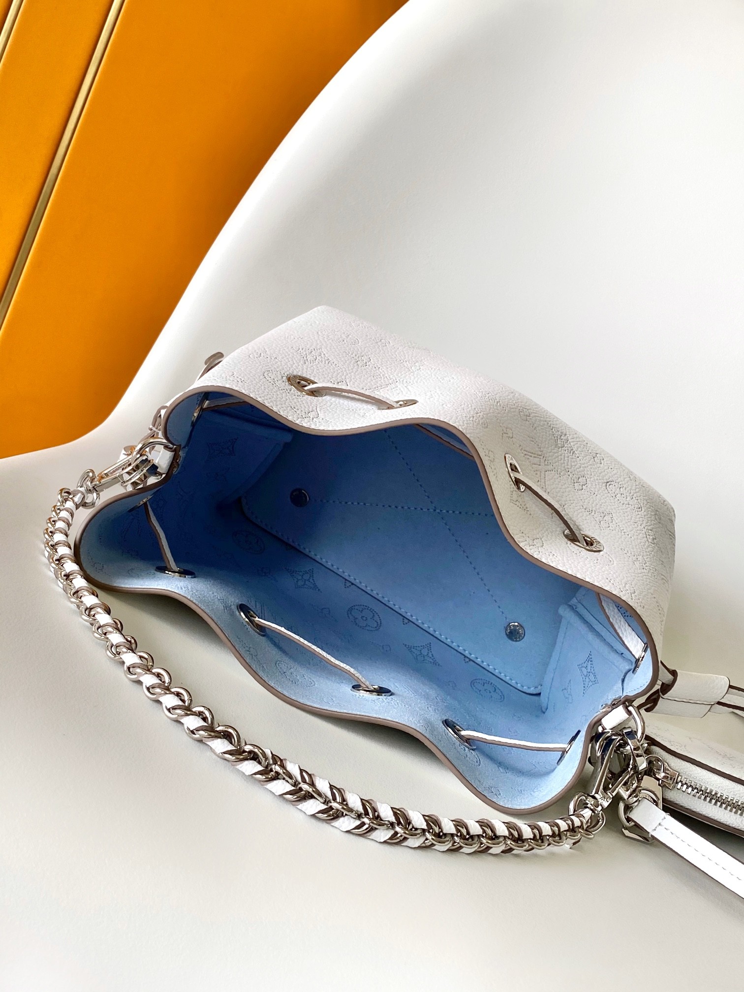 [LOUIS VUITTON-루이비통] 루이비통 신발끈 구두 워커 왁싱 라운드 신발 끈  M11736