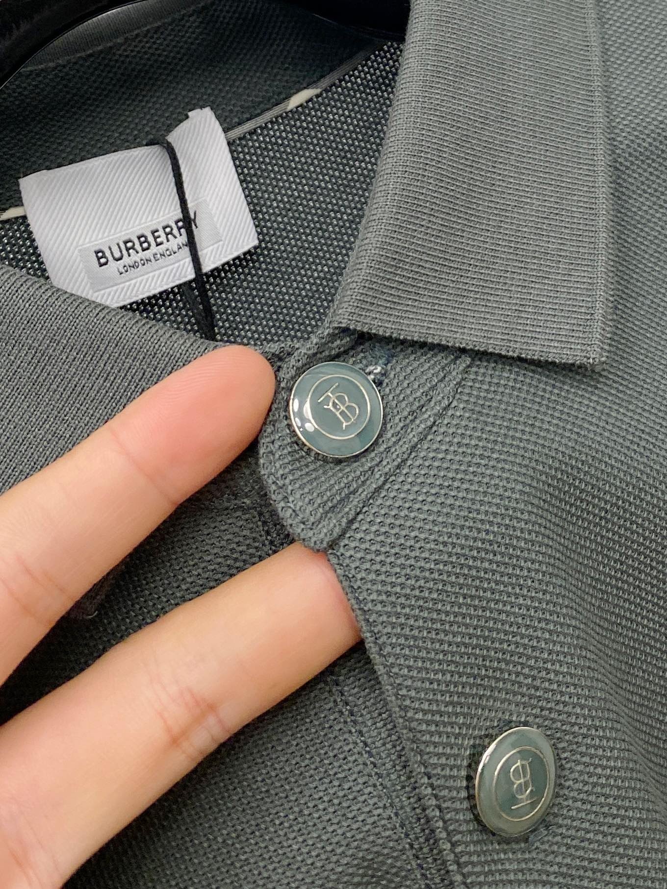 [BURBERRY-버버리] 버버리 자수 피케 코튼 폴로 셔츠