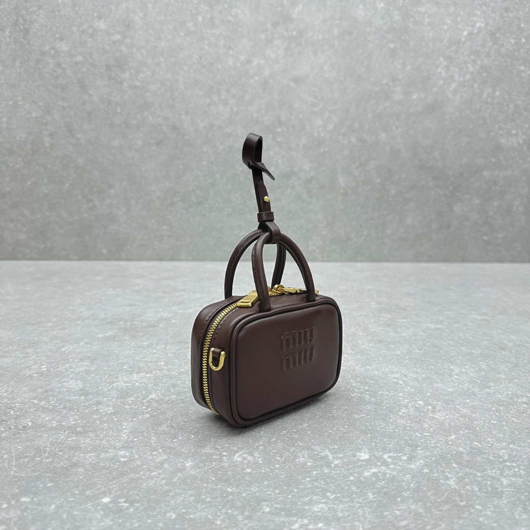 [MIU MIU-미우미우] 미우미우 레더 마이크로백
