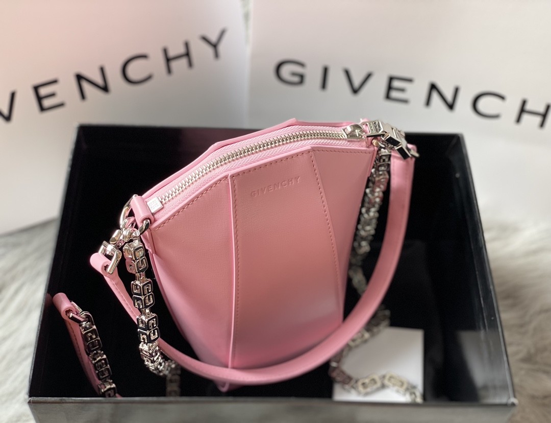 지방시 GIVENCHY Antigona Lock 체인 백