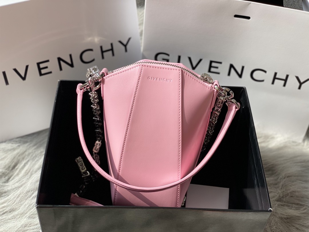 지방시 GIVENCHY Antigona Lock 체인 백