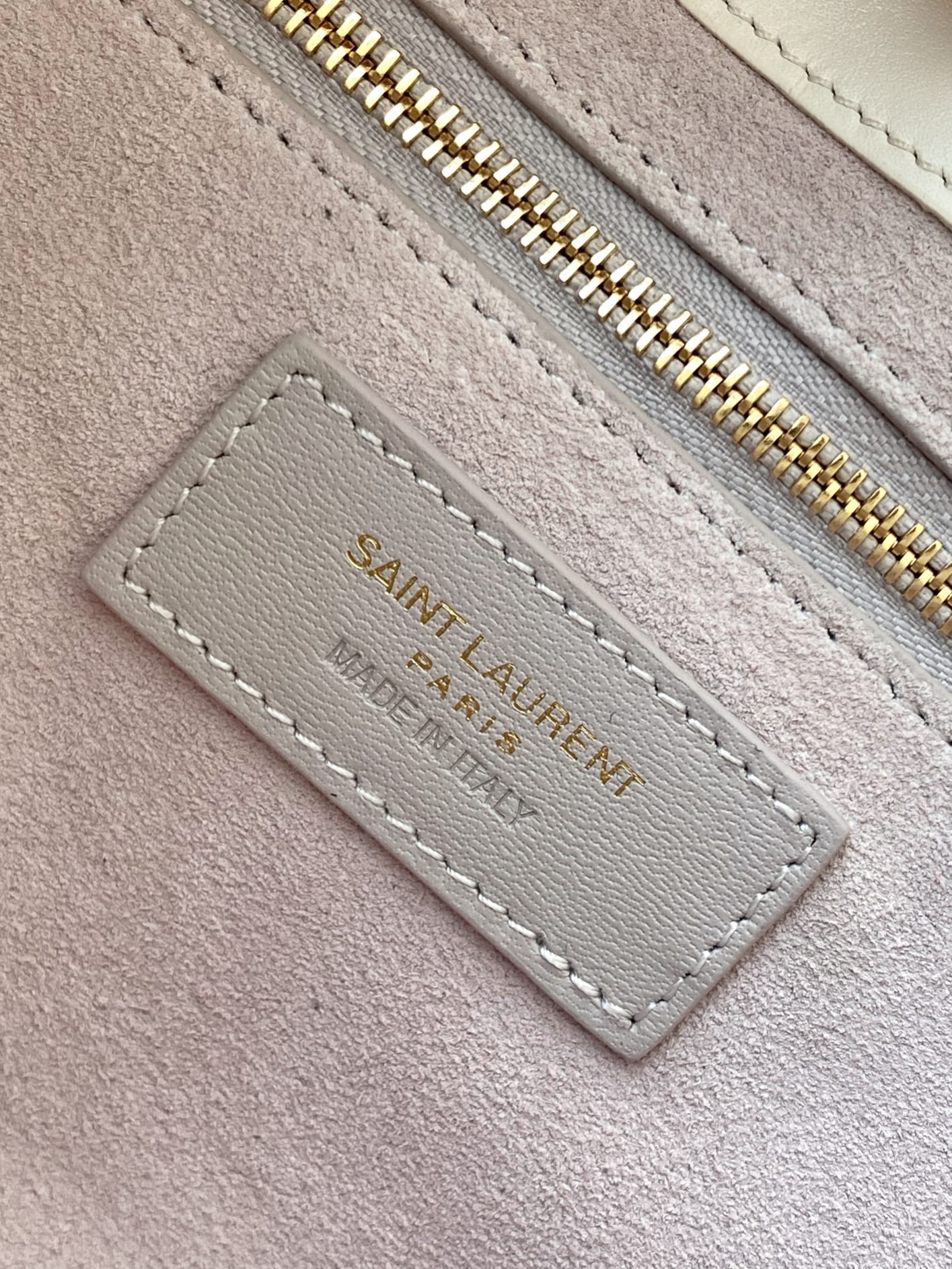 세인트로랑 스무스 레더 LE 5A7 스몰 호보백 (화이트)