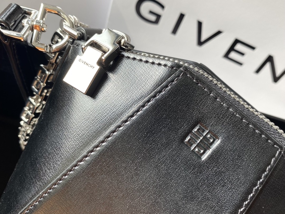 지방시 GIVENCHY Antigona Lock 체인 백