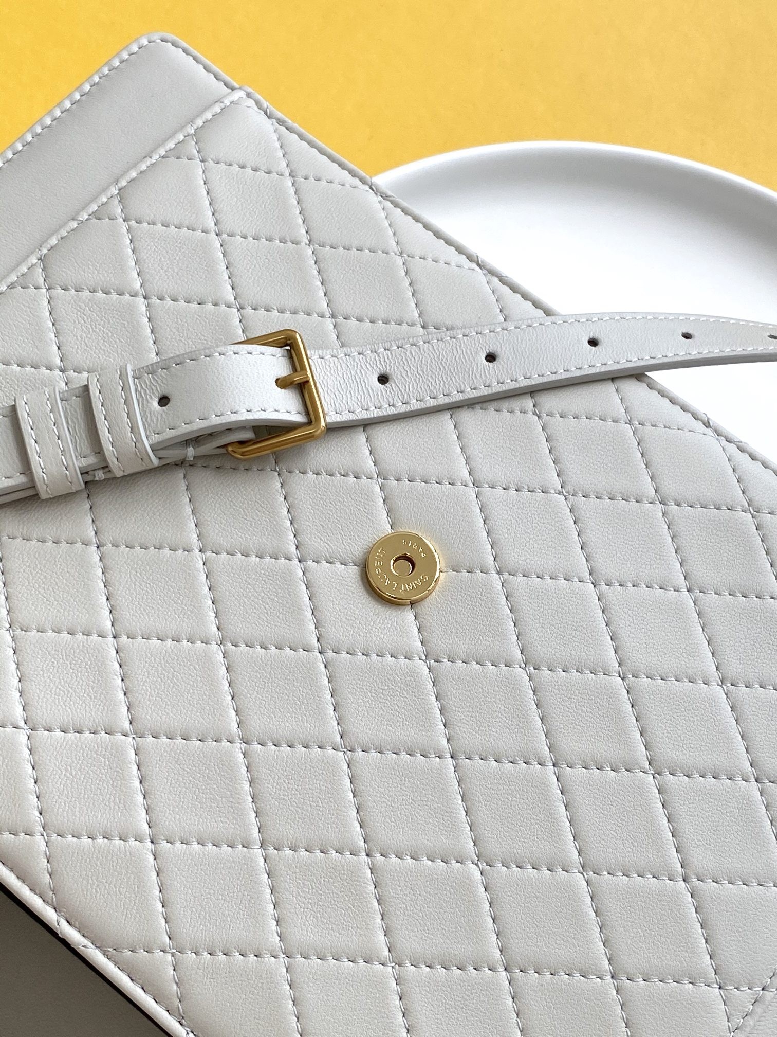 세인트로랑 빈티지 램스킨 가비 사첼 숄더백 (화이트)