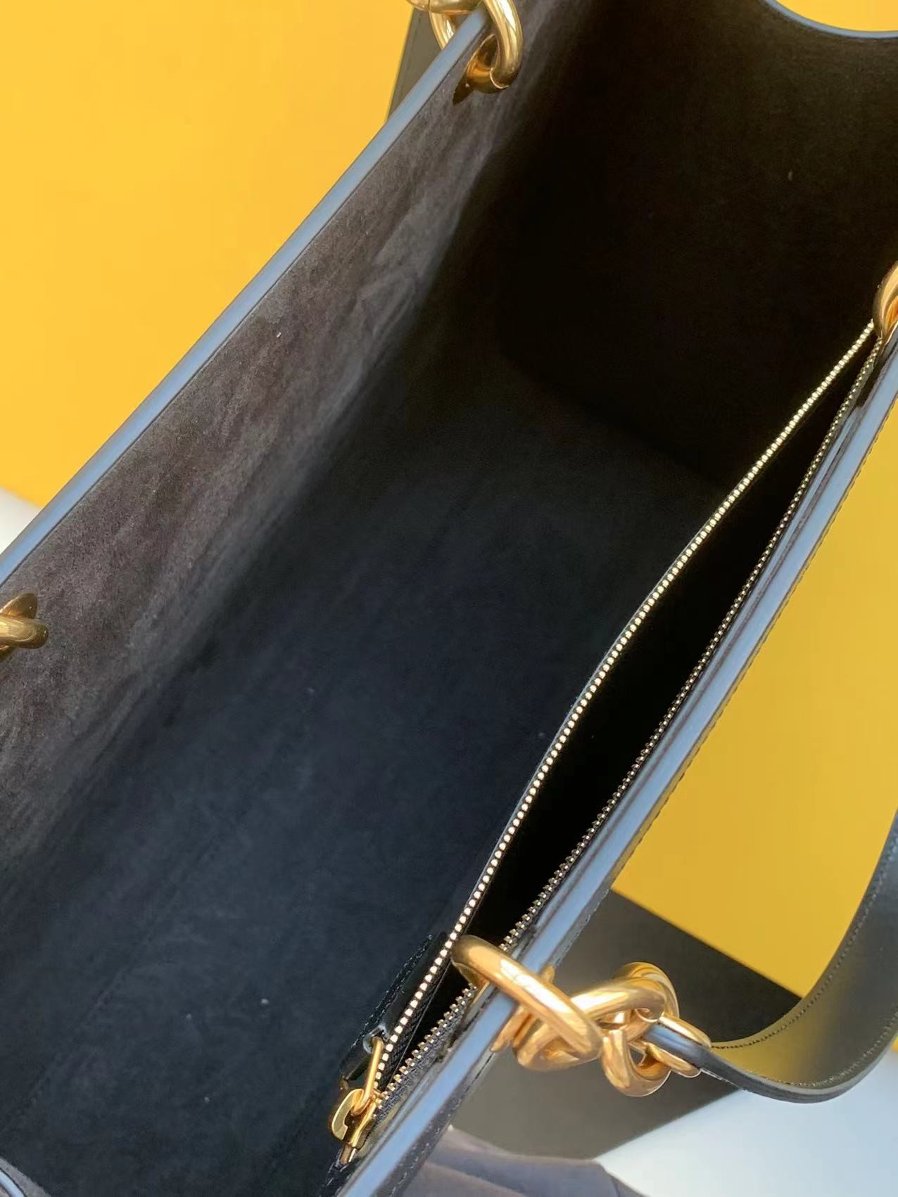 세인트로랑 르 메일론 라지 토트백 (블랙)