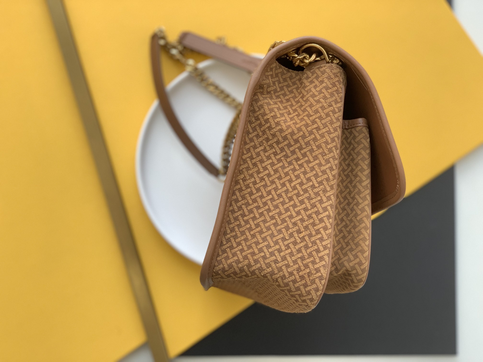 세인트로랑 YSL 모노그램 니키 체인 백