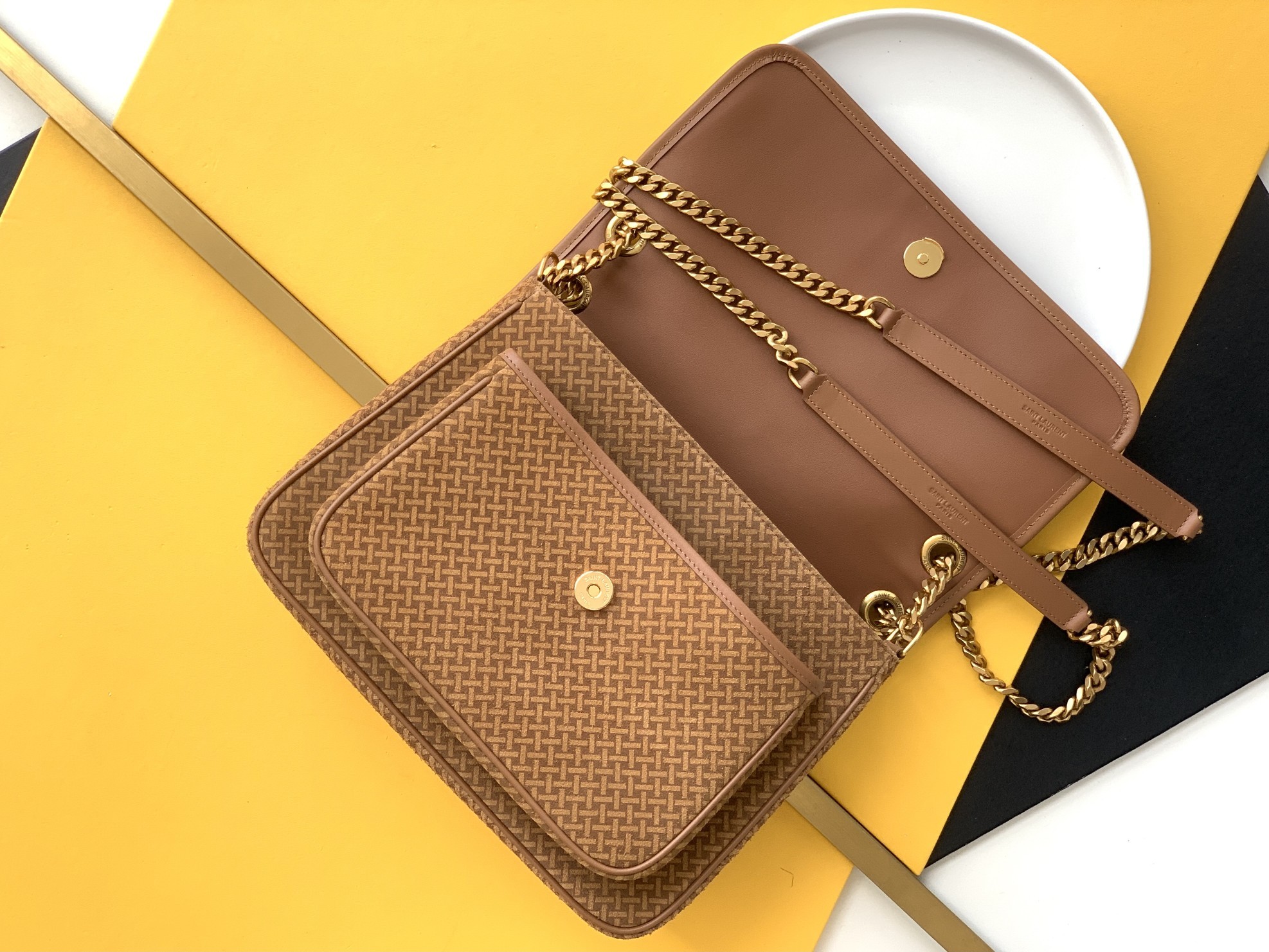 세인트로랑 YSL 모노그램 니키 체인 백