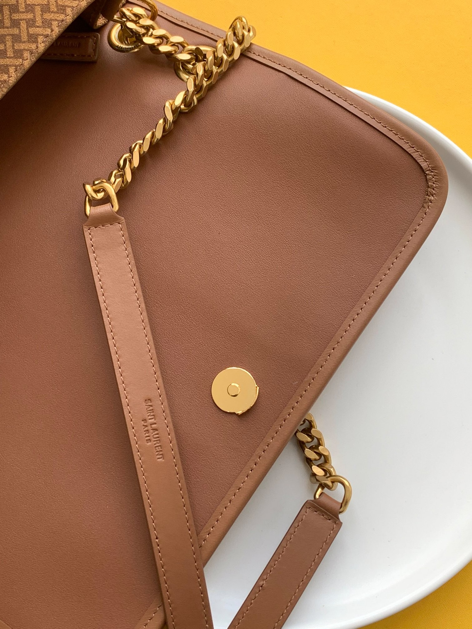 세인트로랑 YSL 모노그램 니키 체인 백