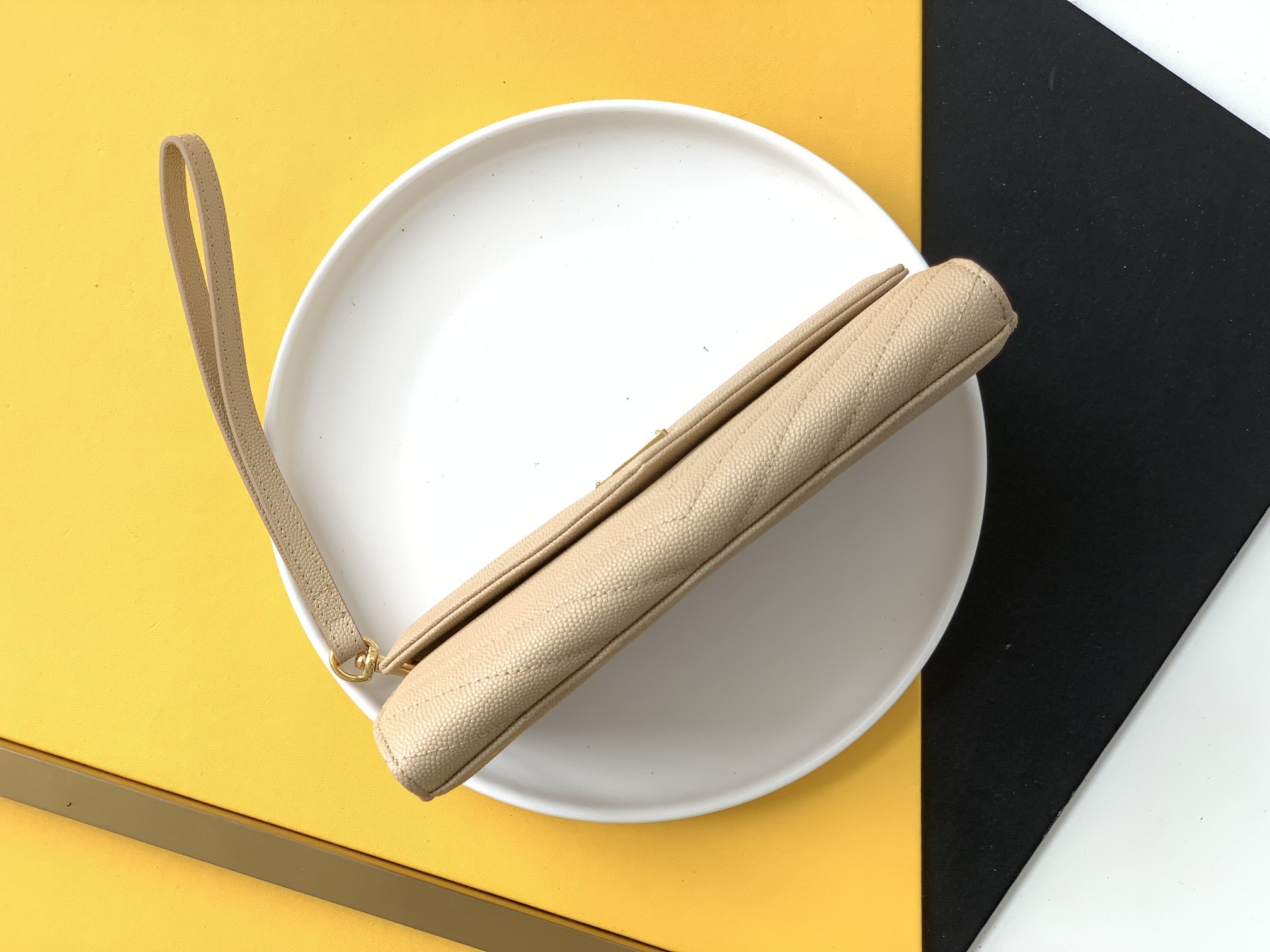 세인트로랑 모노그램 엔벨로프 클러치백 베이지 금장 (21cm)