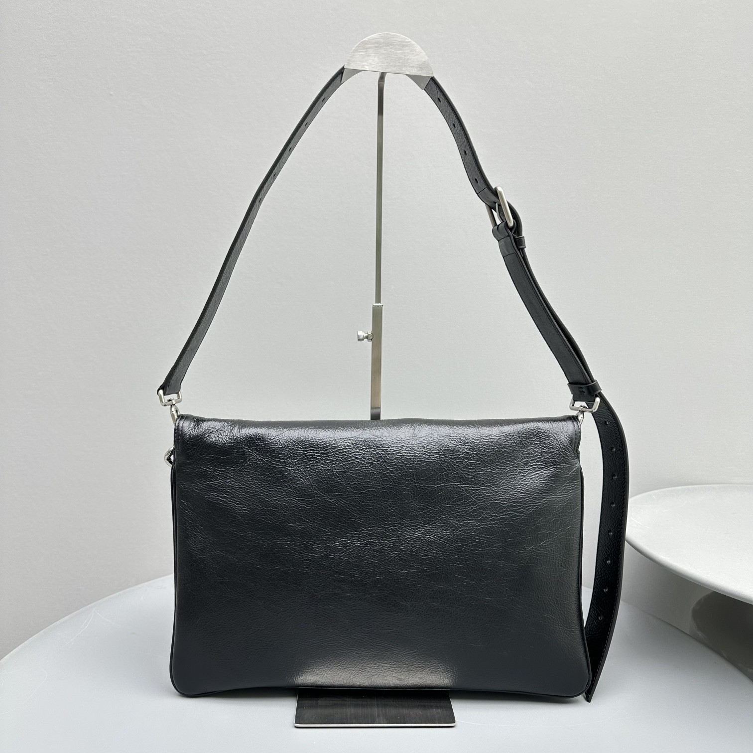 발렌시아가 BB 소프트 라지 크로스백