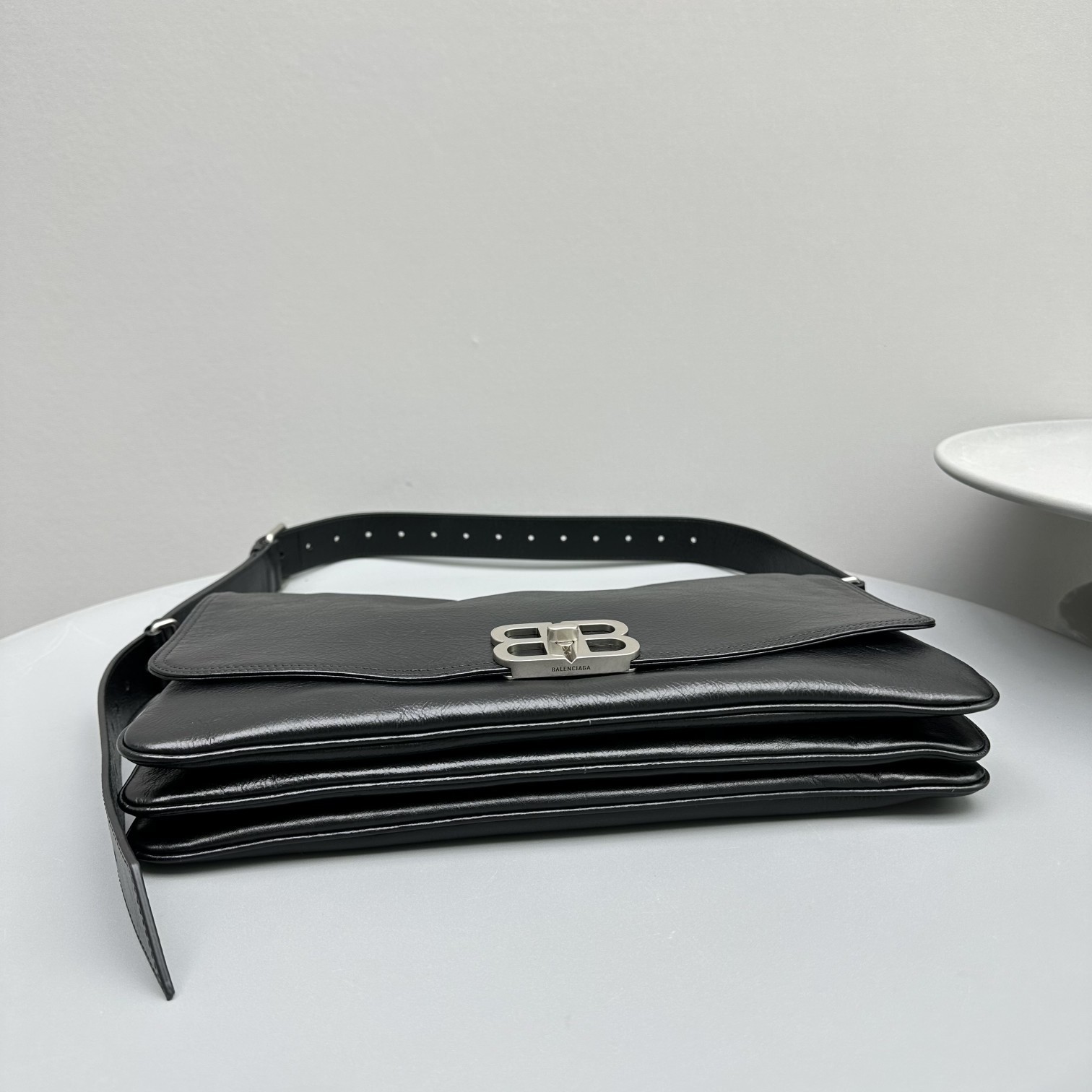 발렌시아가 BB 소프트 라지 크로스백