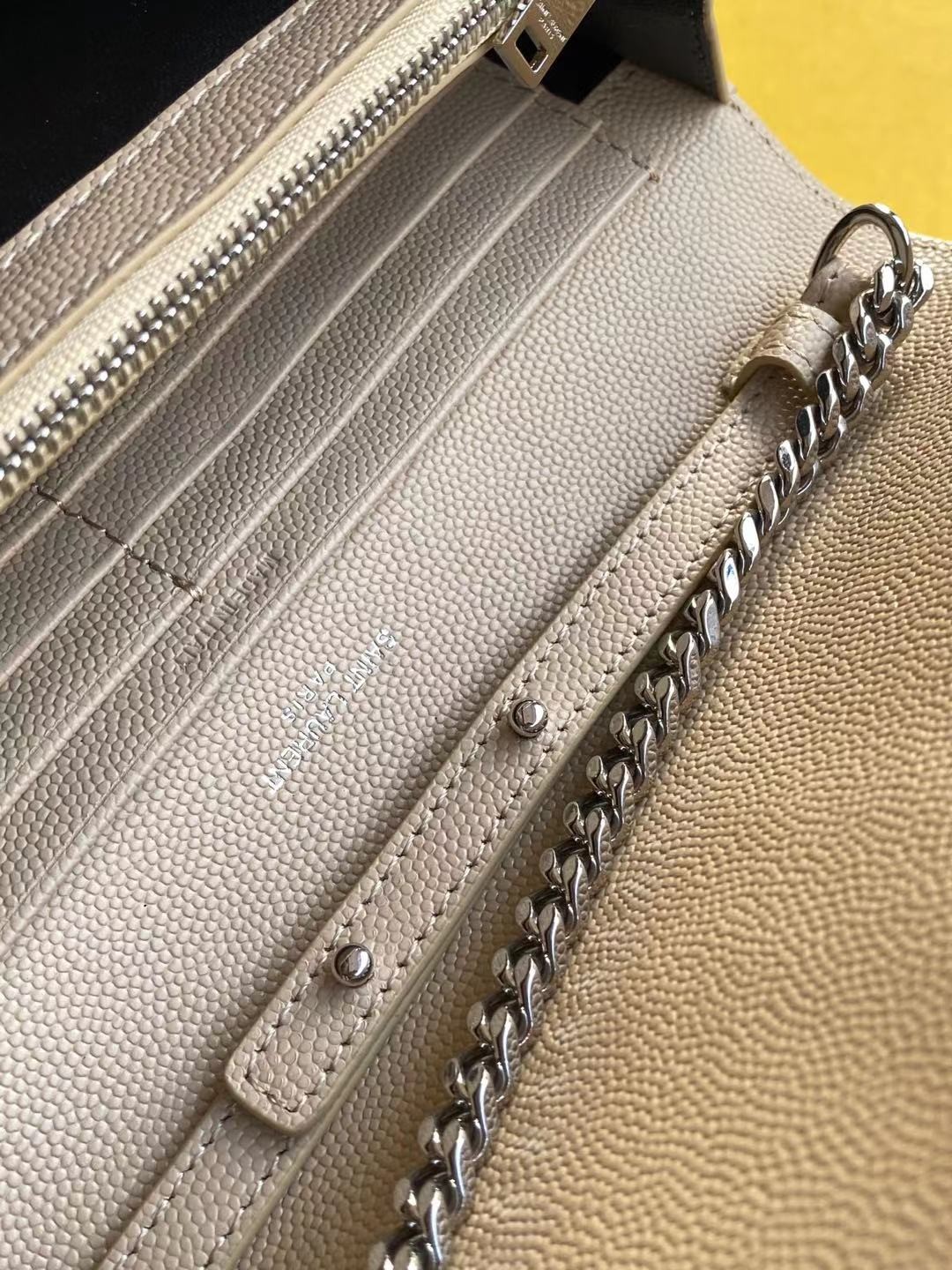 세인트로랑 YSL 로고 모노그램 체인 숄더백 베이지 (블랙은장)