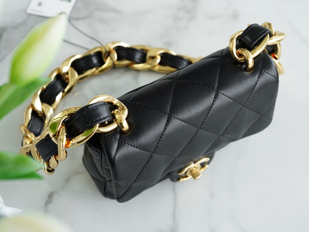 샤넬 22시즌 빅체인 플랩백 미니 (팬더샵)