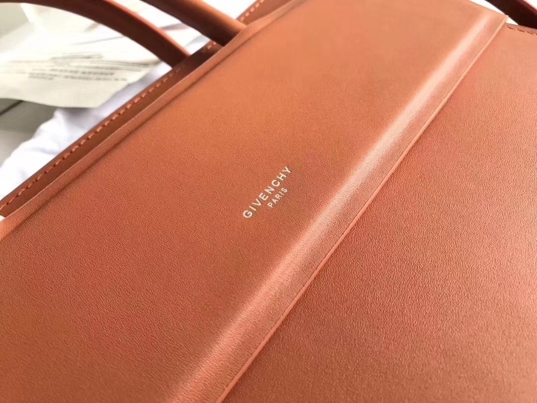 지방시 GIVENCHY Horizon 호라이즌 토트 백