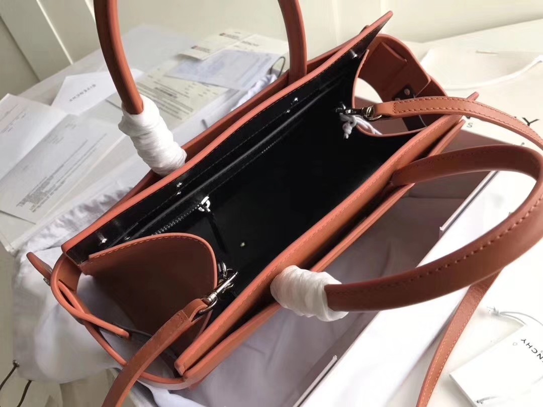 지방시 GIVENCHY Horizon 호라이즌 토트 백