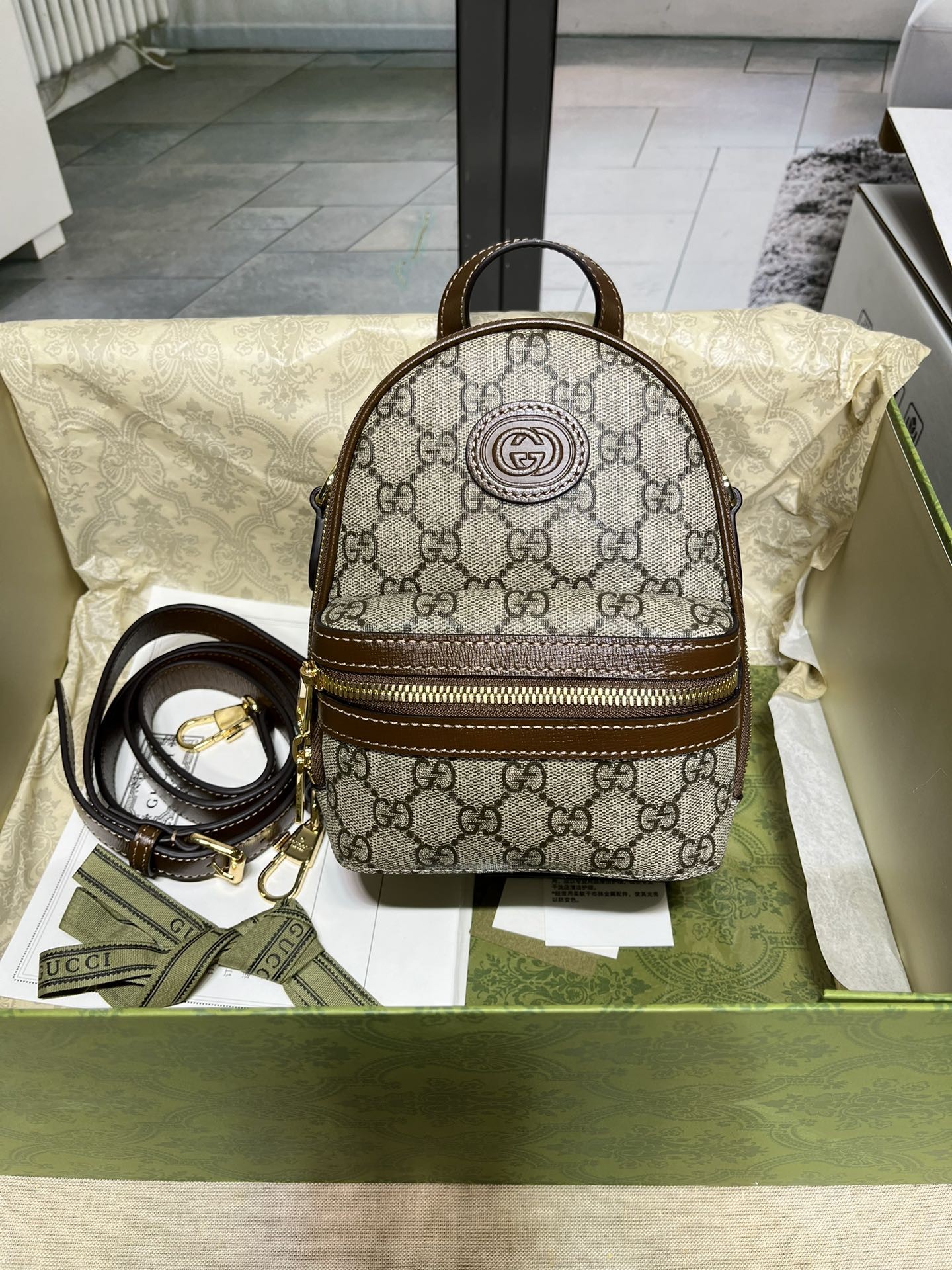 구찌 인터로킹 G 미니백 크로스백