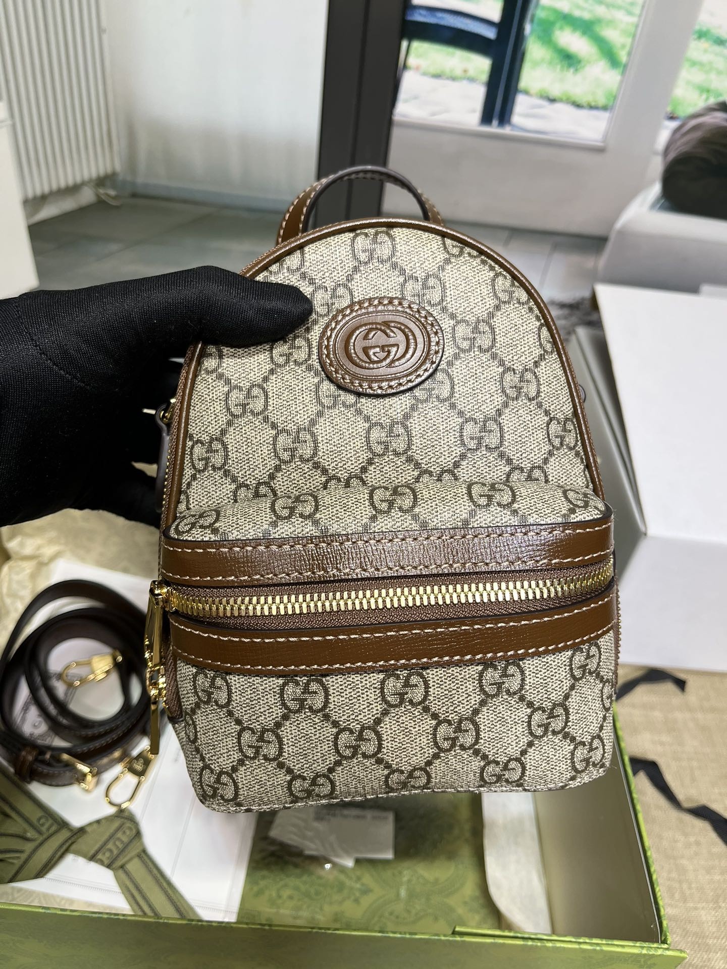 구찌 인터로킹 G 미니백 크로스백