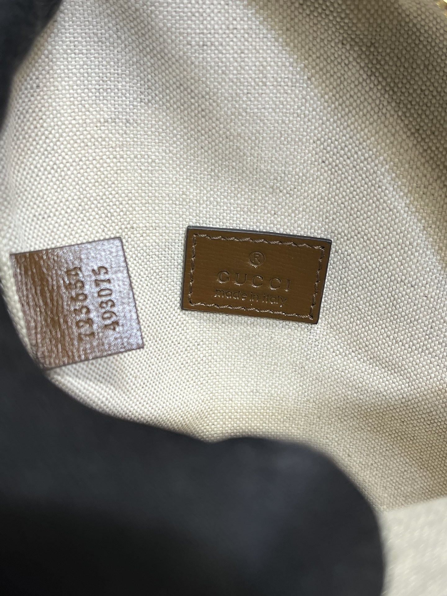 구찌 인터로킹 G 미니백 크로스백