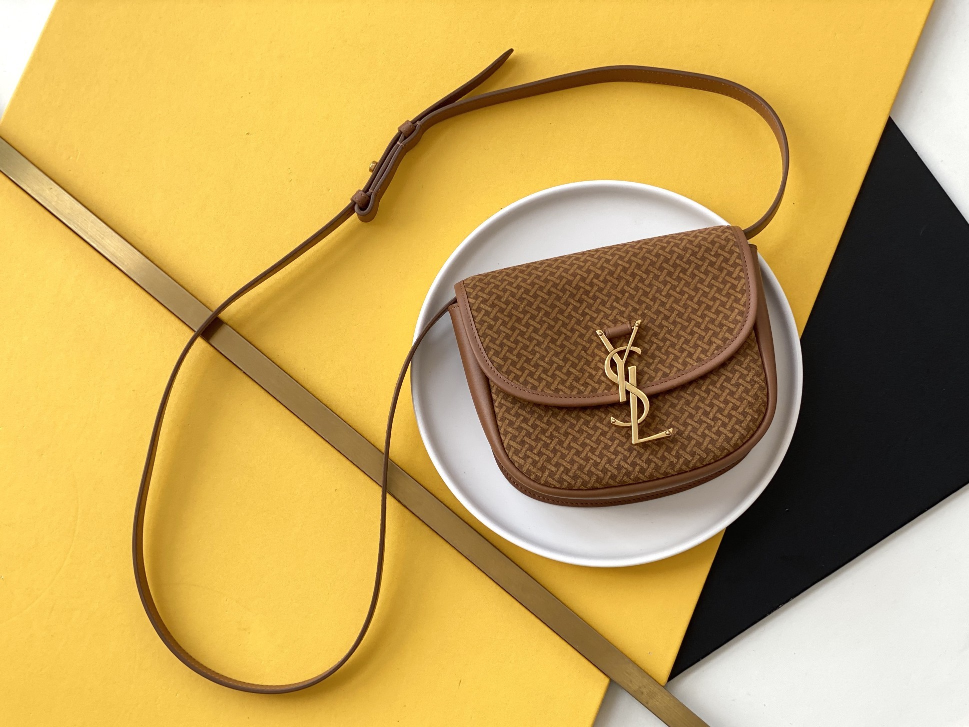 세인트로랑 YSL 카이아 스몰 사첼백