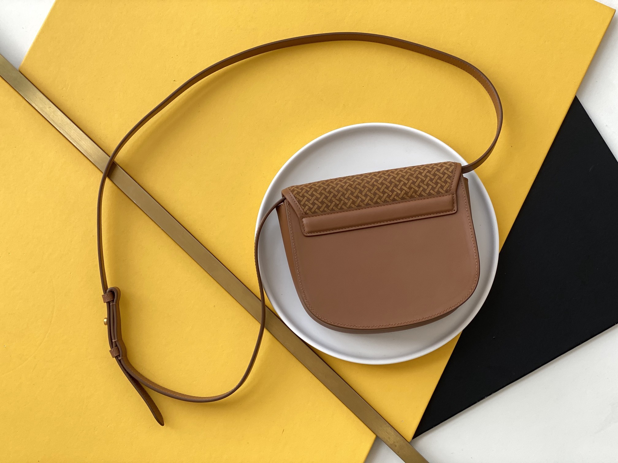 세인트로랑 YSL 카이아 스몰 사첼백