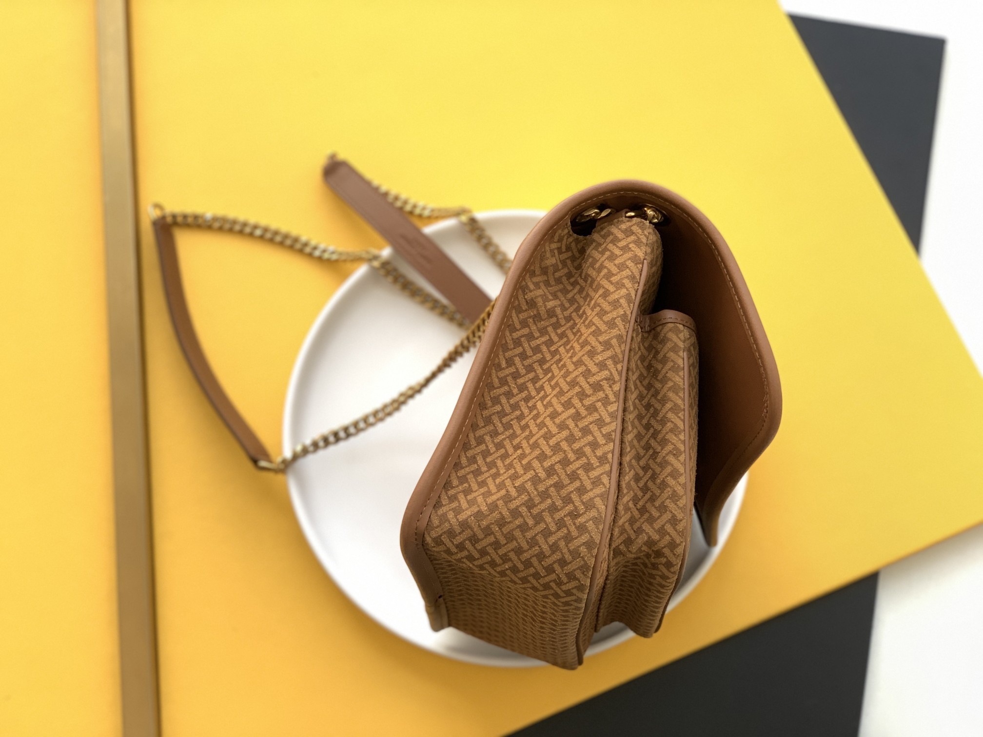 세인트로랑 YSL 니키 베이비 누벅 숄더 백