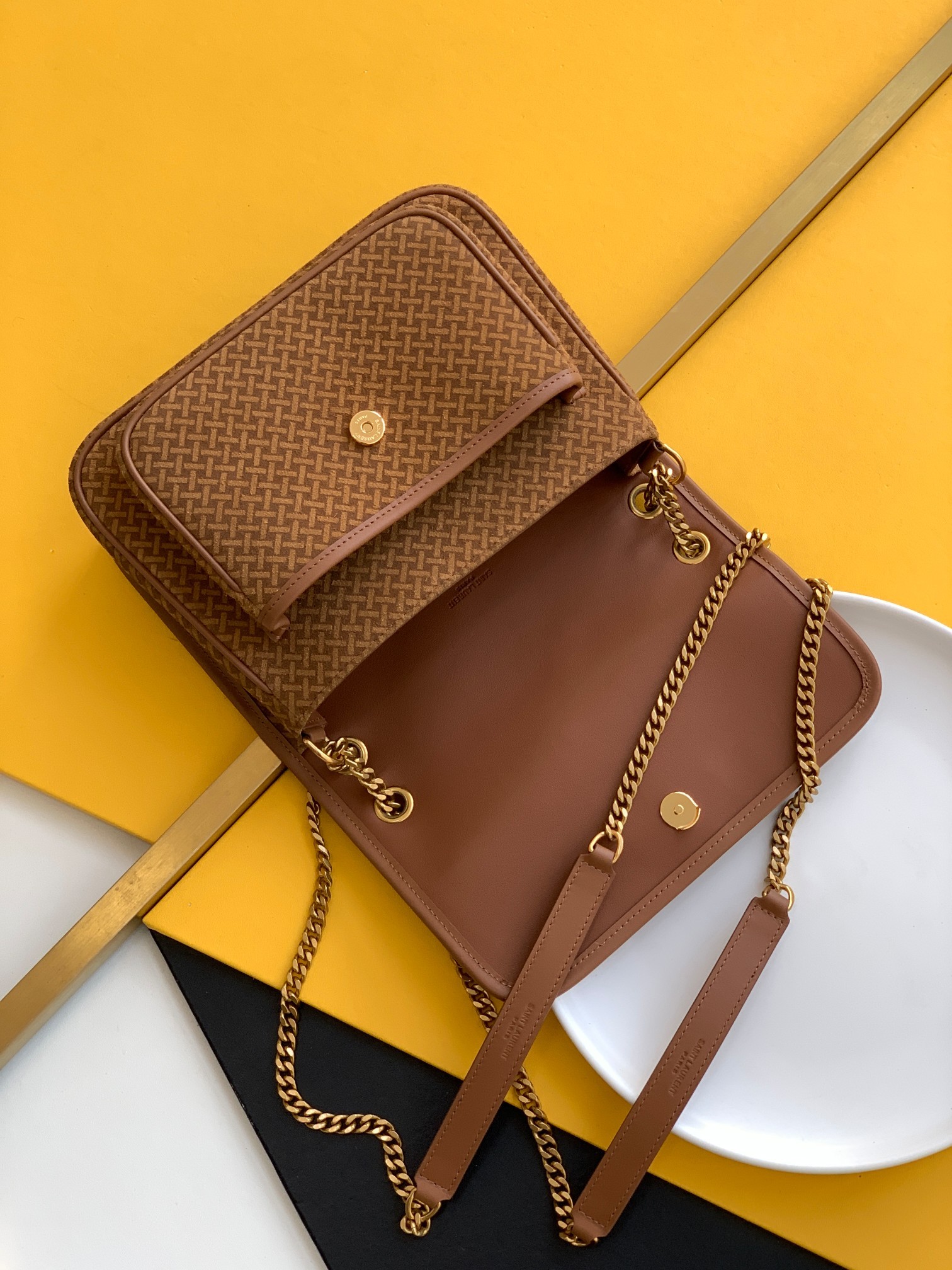 세인트로랑 YSL 니키 베이비 누벅 숄더 백