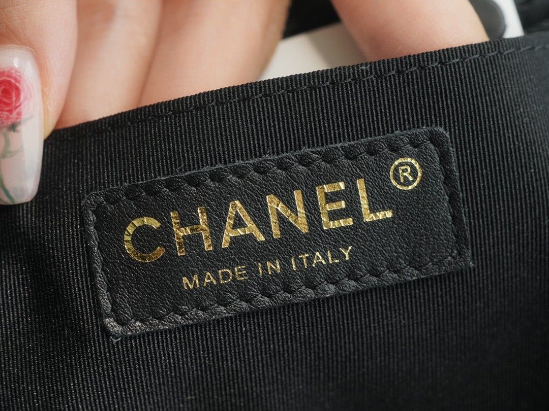 샤넬 듀마 백팩 블랙 샴페인골드 미듐 (팬더샵)