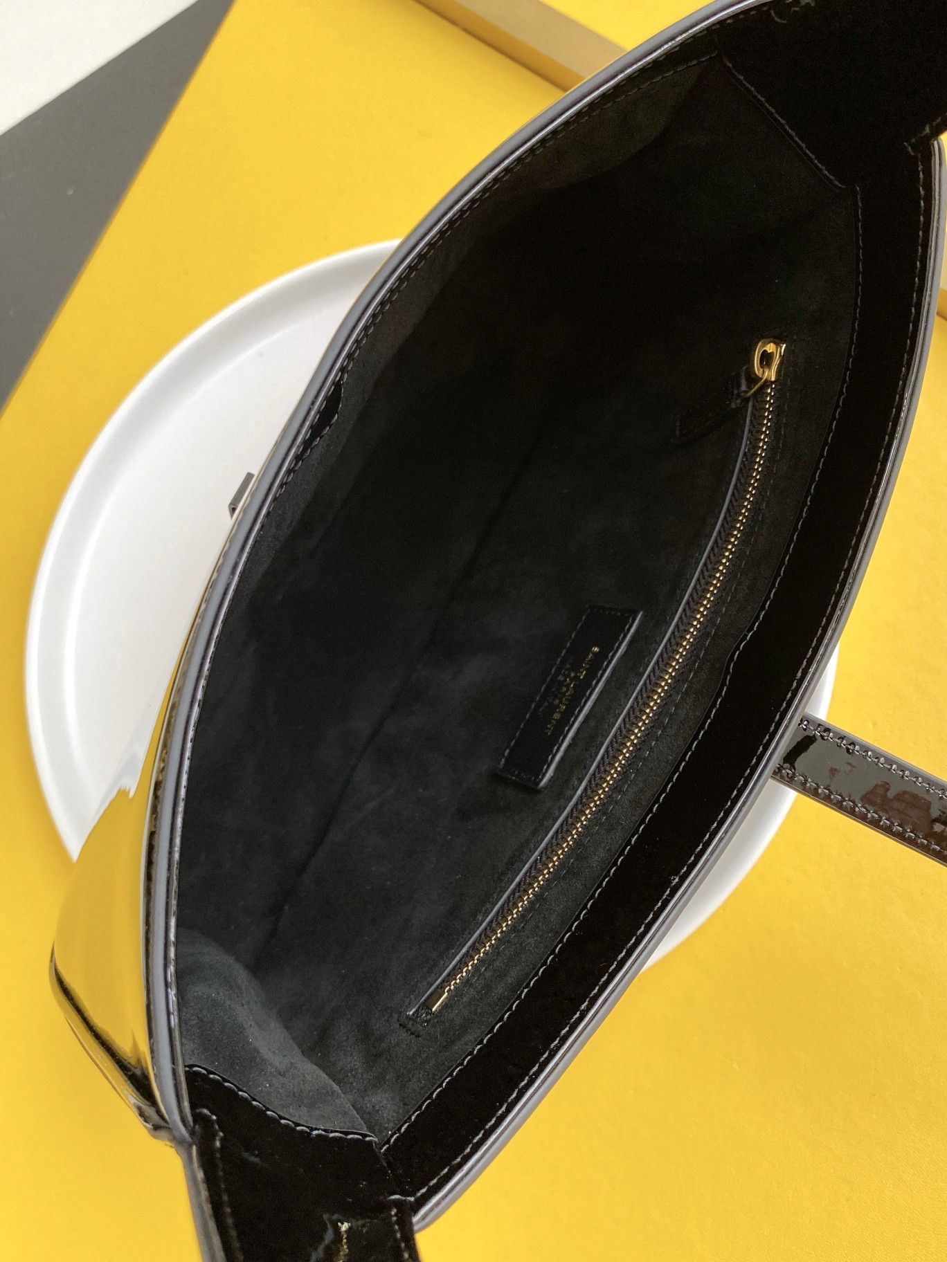 세인트로랑 LE 5 A 7 스몰 호보백