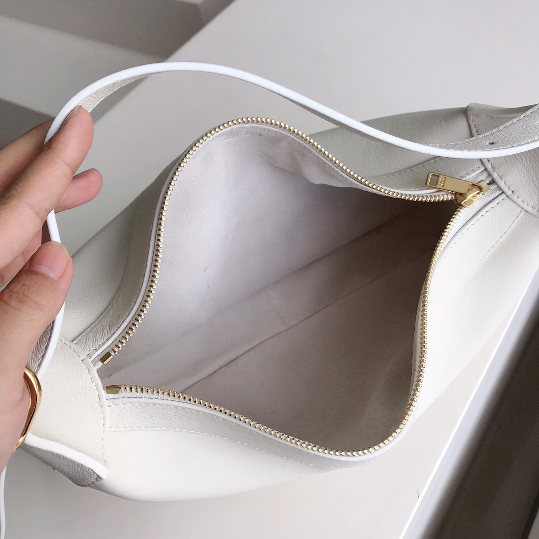 [CELINE-셀린느] 셀린느 셔플 카프스킨 로미 호보백