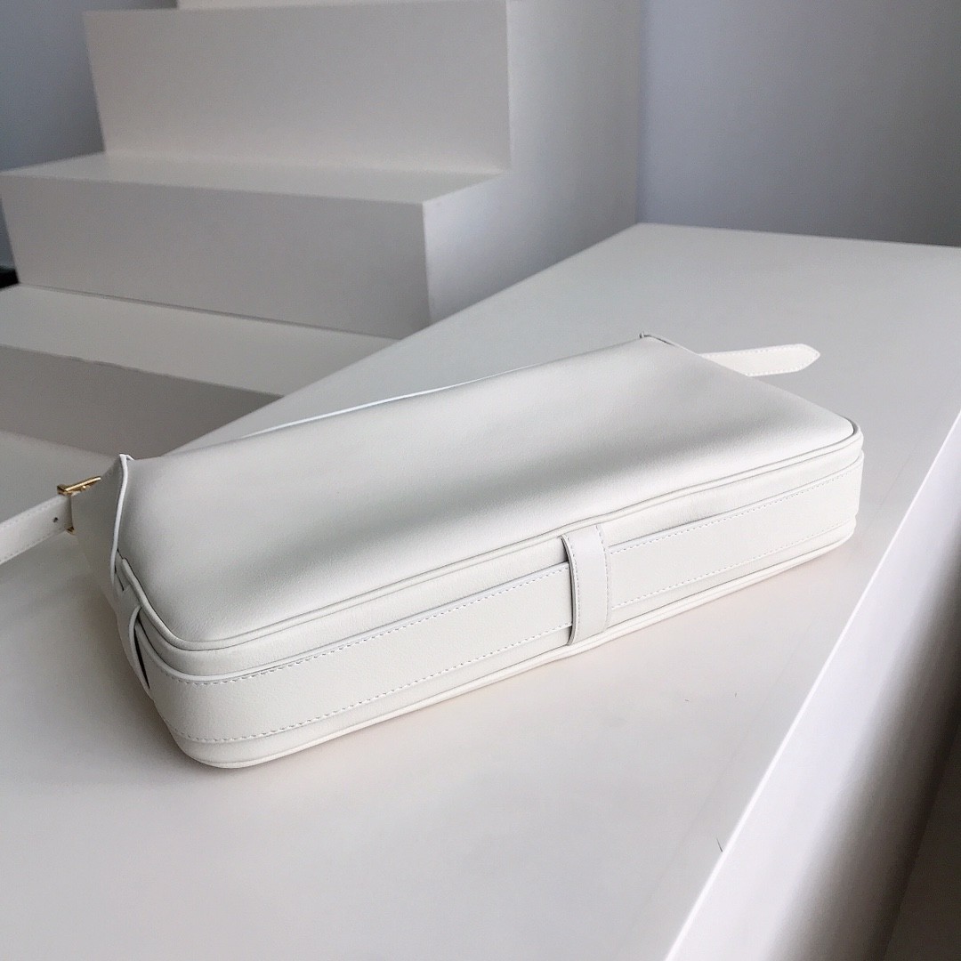 [CELINE-셀린느] 셀린느 셔플 카프스킨 로미 호보백