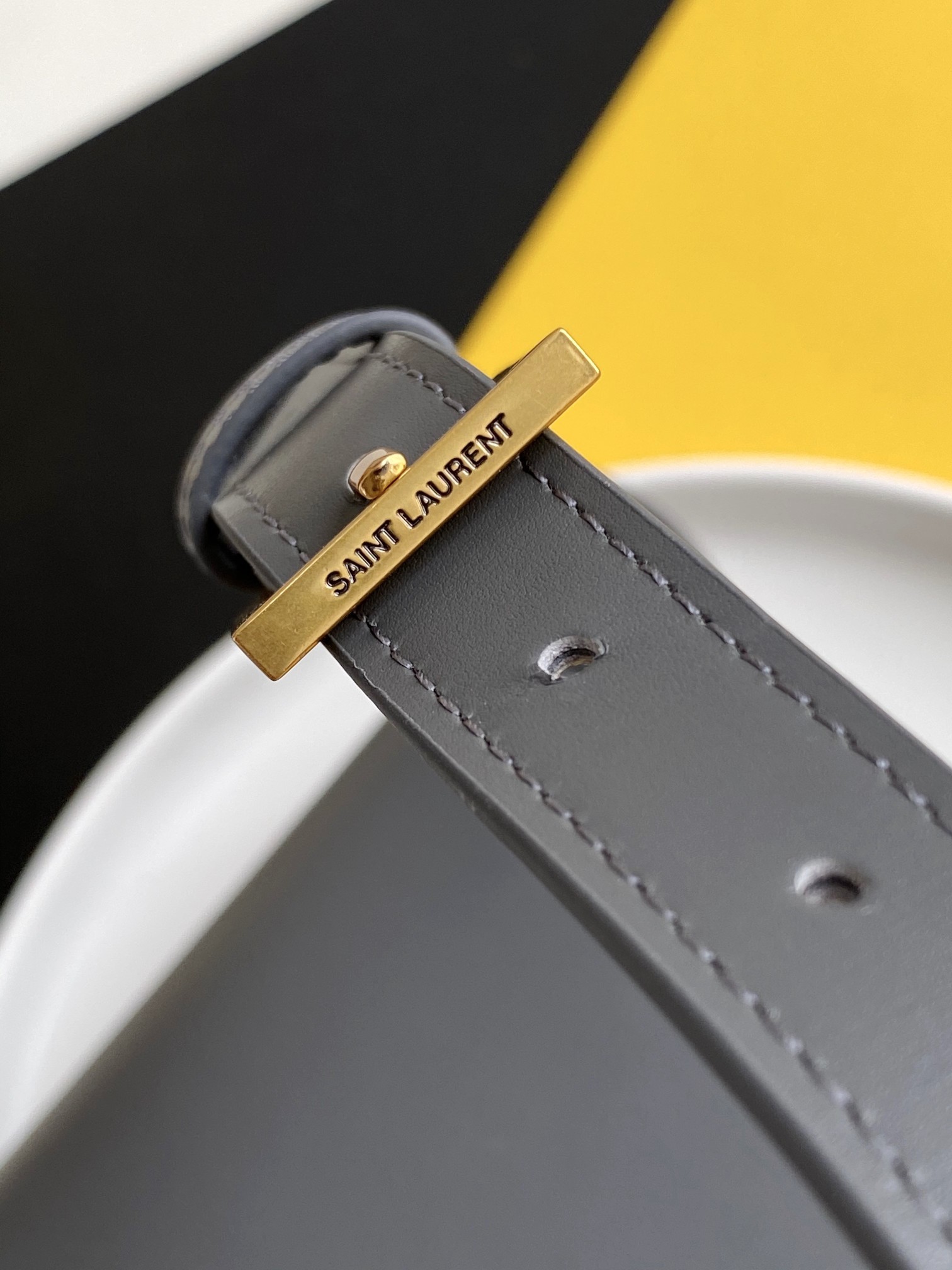 세인트로랑 YSL 솔페리노 미듐 레더 숄더백