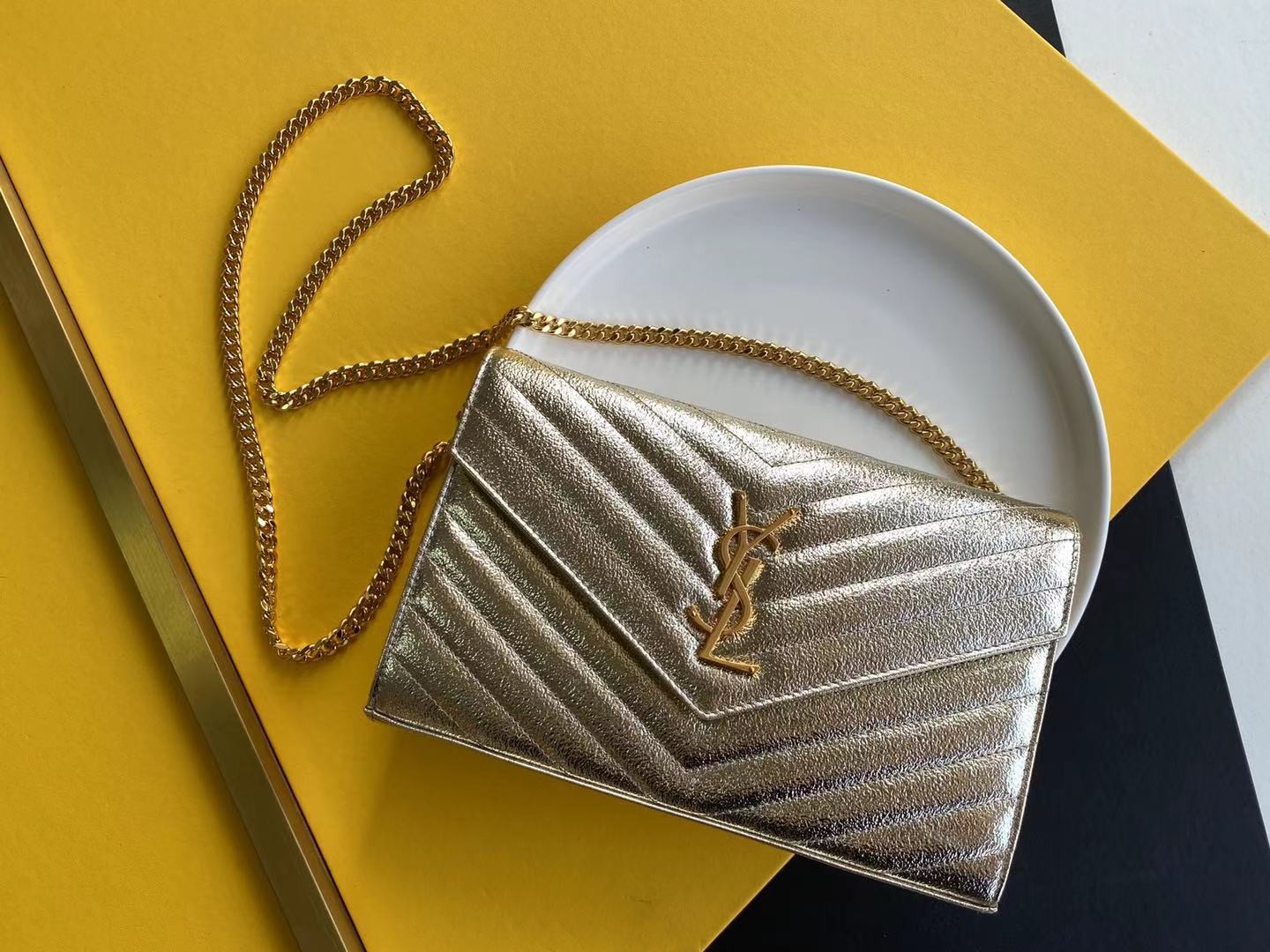 세인트로랑 YSL 로고 모노그램 체인 숄더백 실버 (금장)