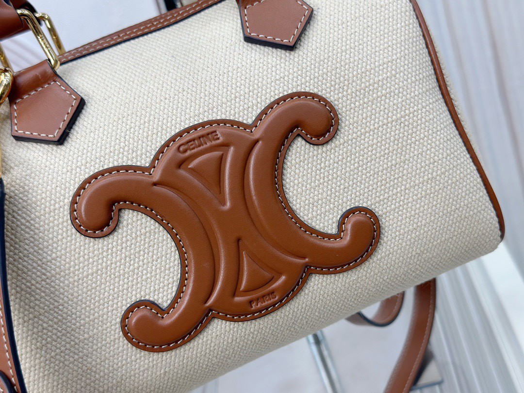 [CELINE-셀린느] 셀린느 텍스타일 & 카프스킨 퀴르 트리옹프 스몰 보스턴백 내츄럴 탄 [백경]