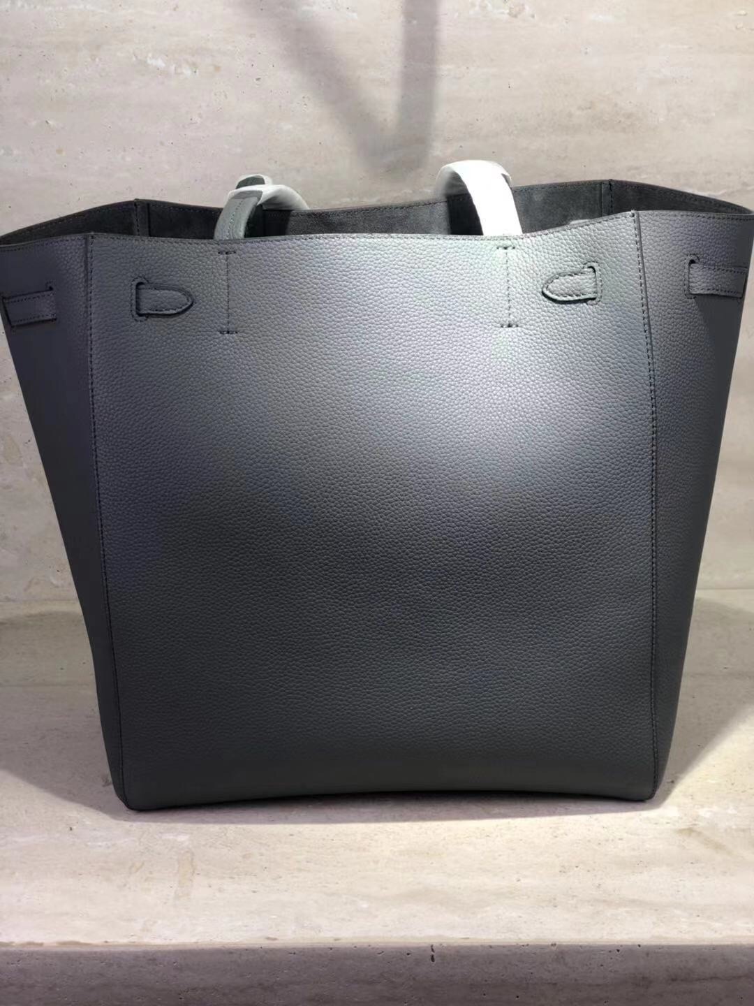 [CELINE-셀린느]  미디엄 카바스 팬텀 - 소프트 그레인 카프스킨 그레이