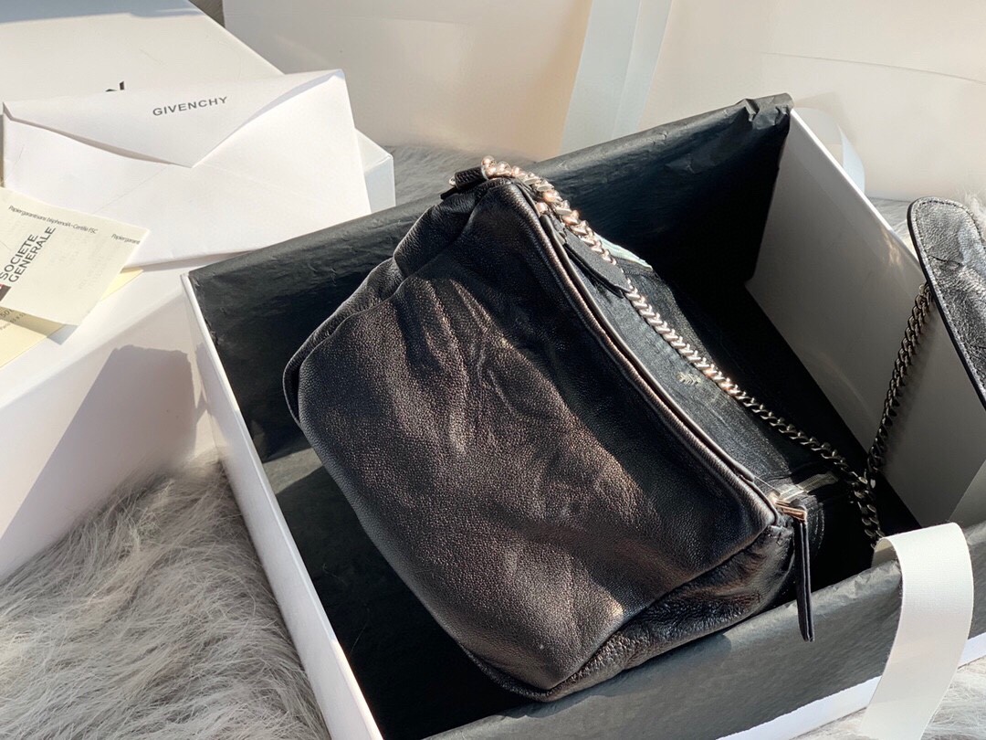 지방시 GIVENCHY 판도라 토트 백