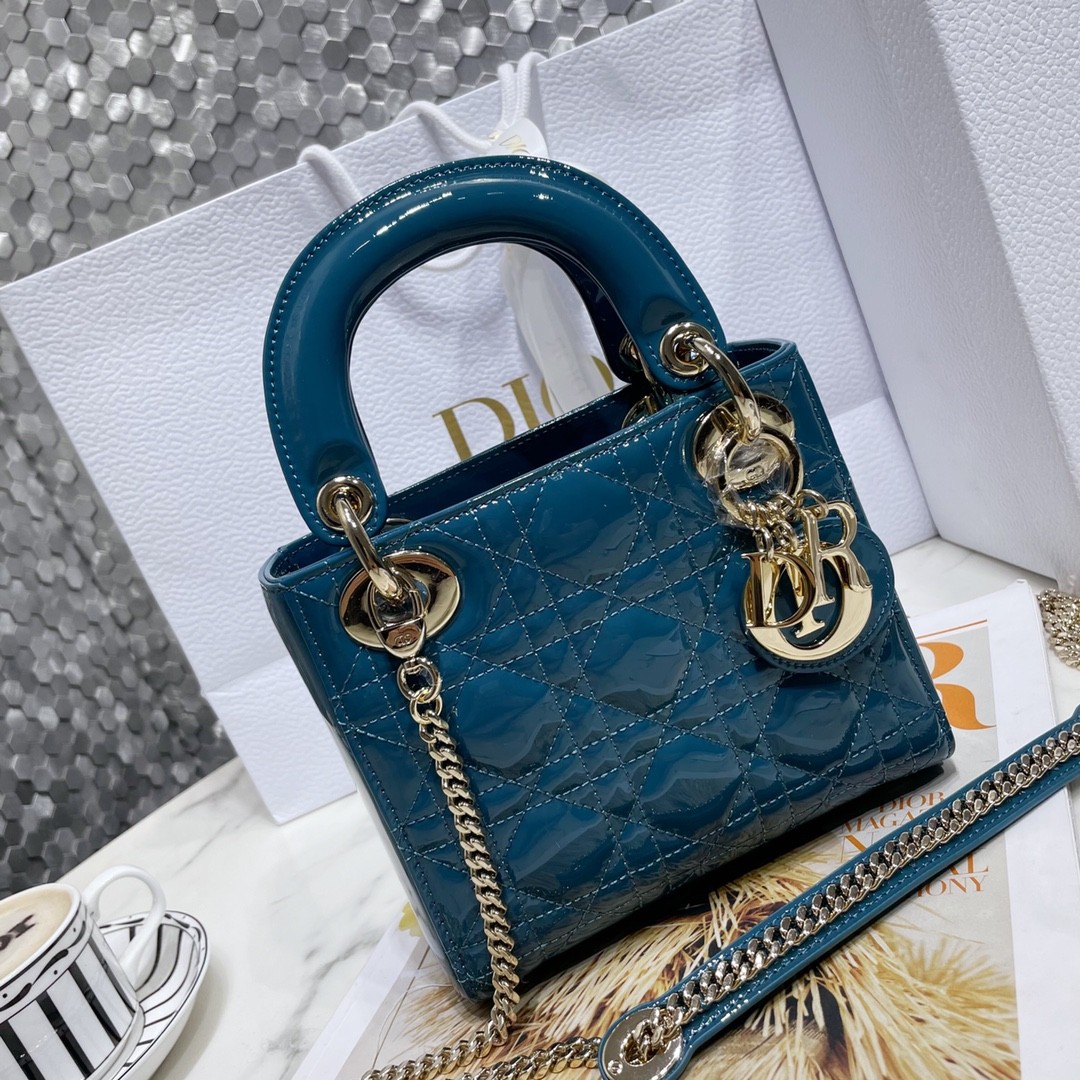 디올 레이디백 미니 페이던트 금장 (인디고)