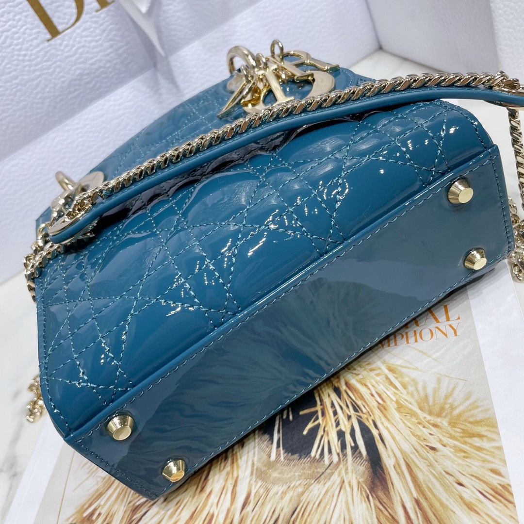 디올 레이디백 미니 페이던트 금장 (인디고)