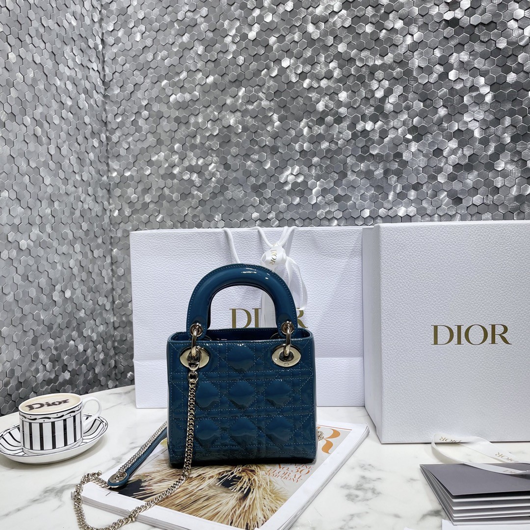 디올 레이디백 미니 페이던트 금장 (인디고)
