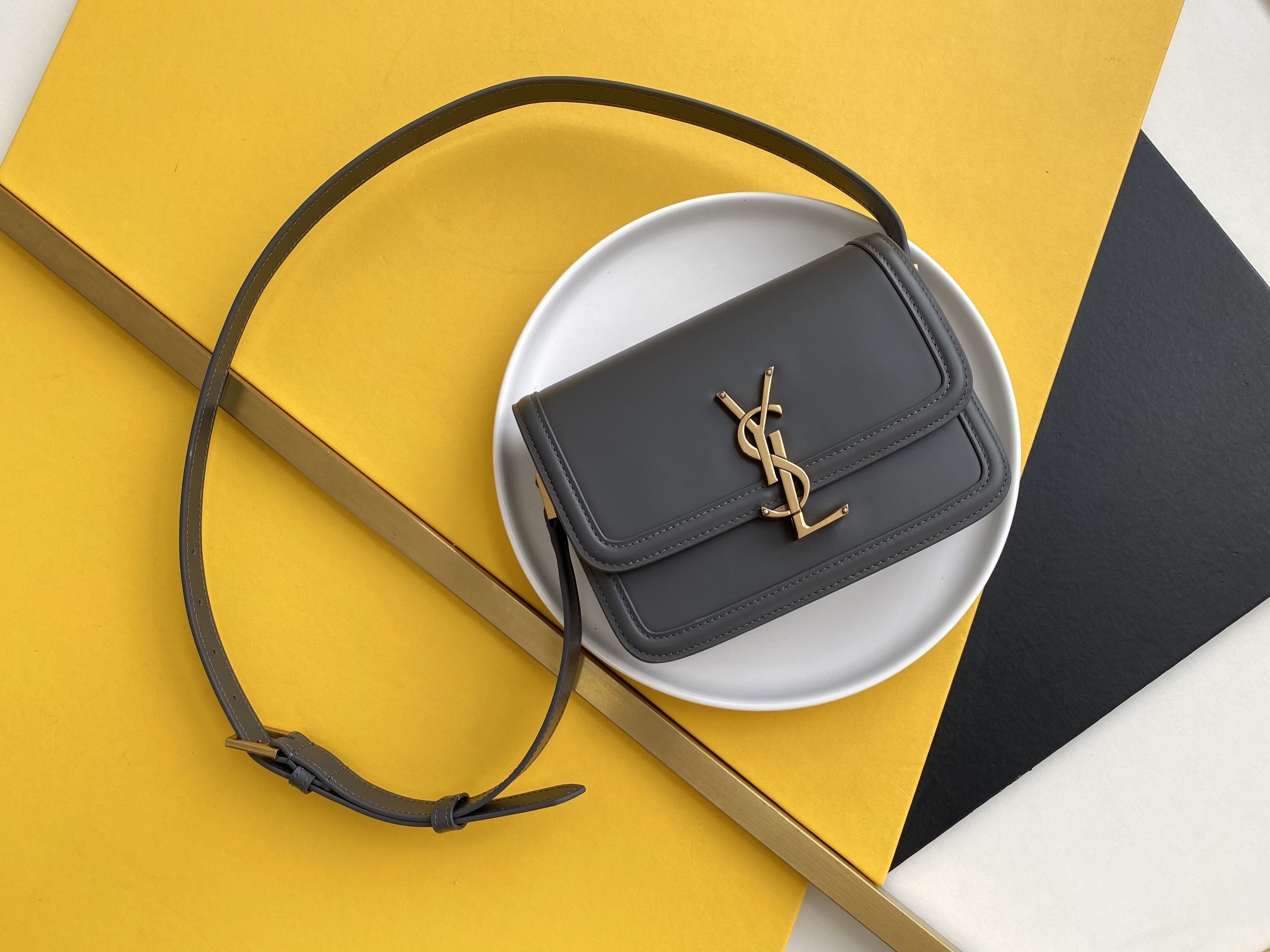 세인트로랑 YSL 솔페리노 스몰 사첼 레더 백