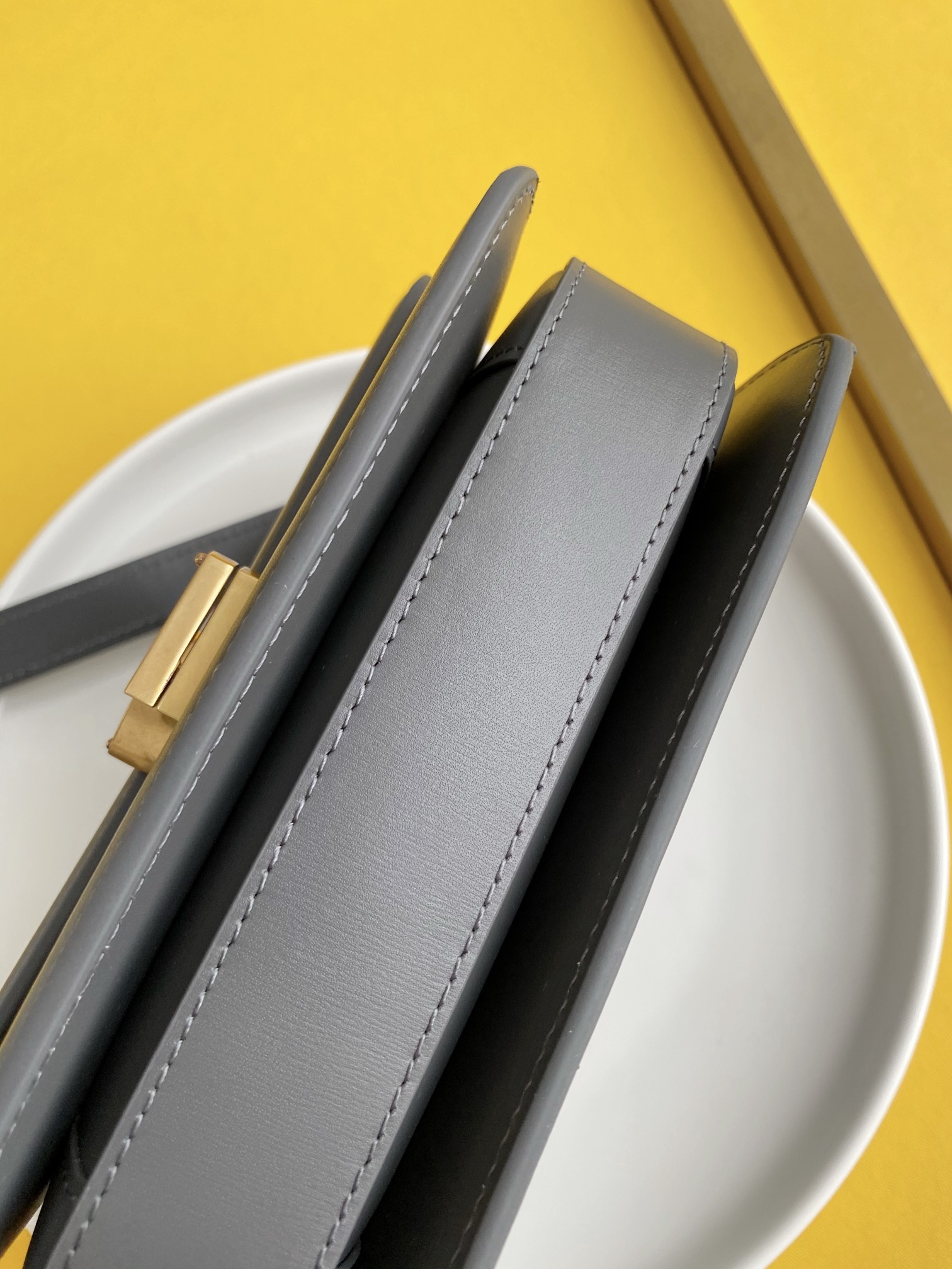 세인트로랑 YSL 솔페리노 스몰 사첼 레더 백