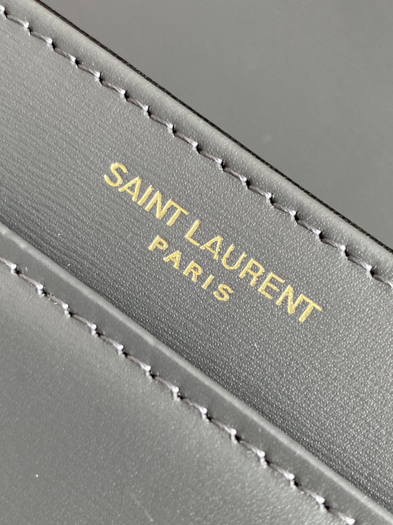 세인트로랑 YSL 솔페리노 스몰 사첼 레더 백