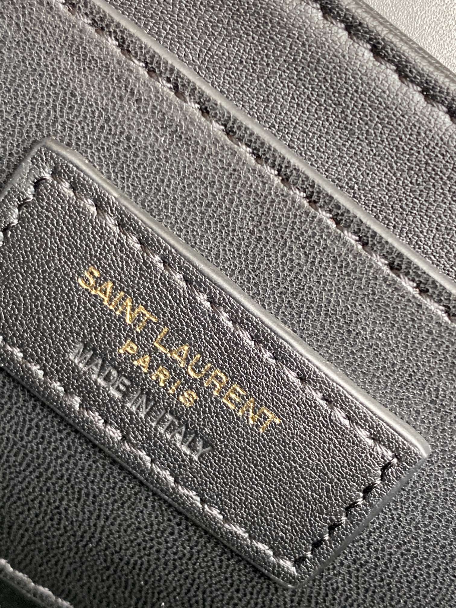 세인트로랑 YSL 솔페리노 스몰 사첼 레더 백