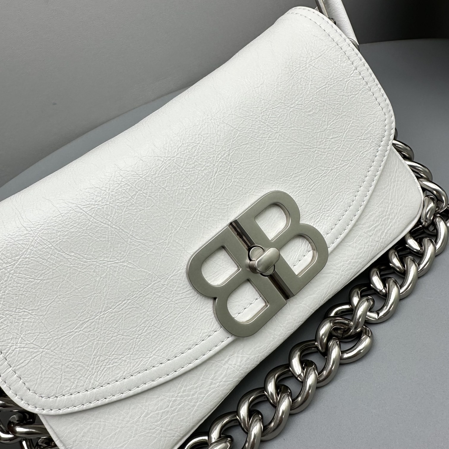 발렌시아가 BB 소프트 스몰 크로스백