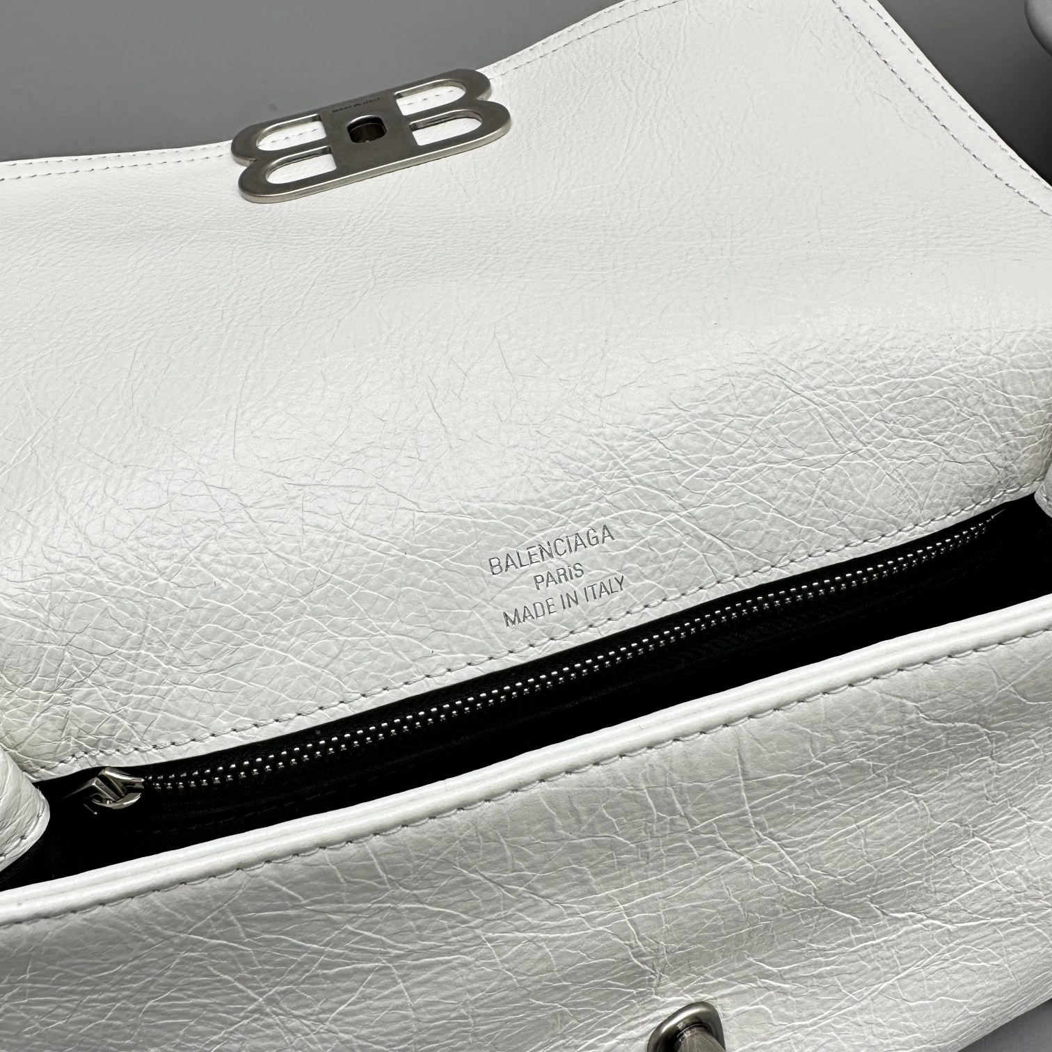 발렌시아가 BB 소프트 스몰 크로스백