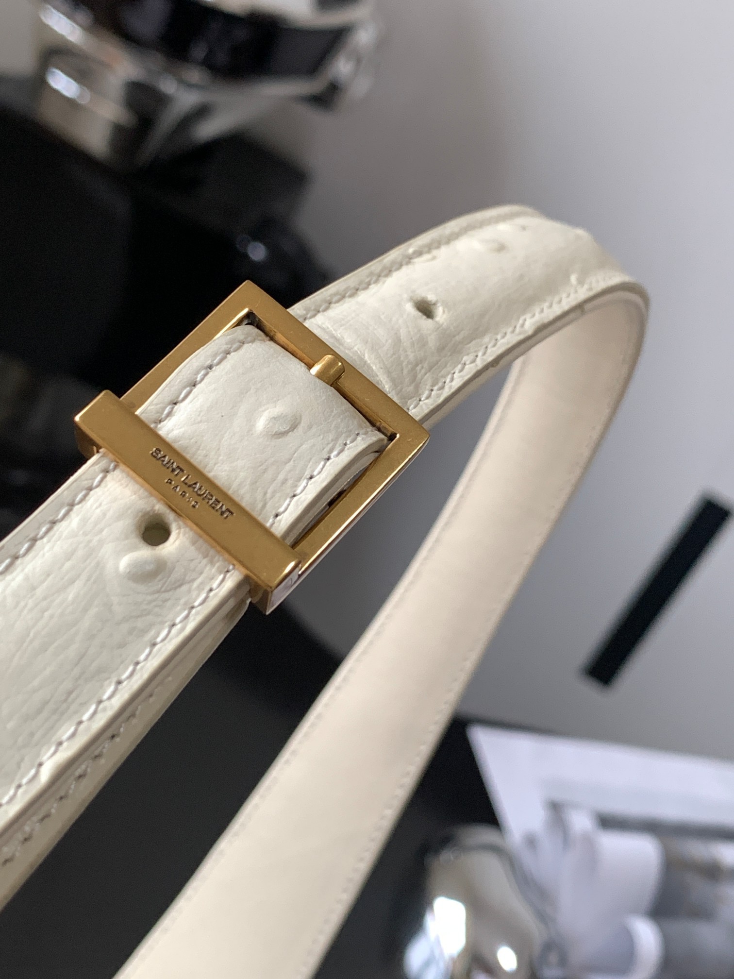 세인트로랑 스무스 악어가죽 LE 5A7 스몰 호보백 (크림)