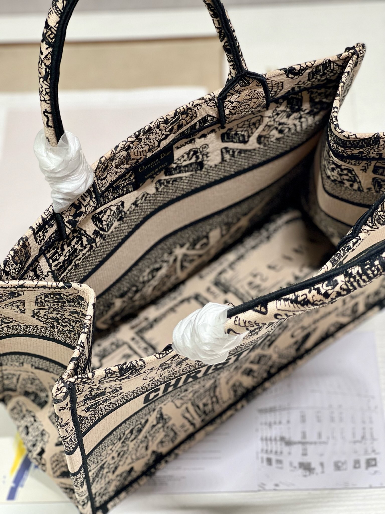 디올 북 토트백 미듐